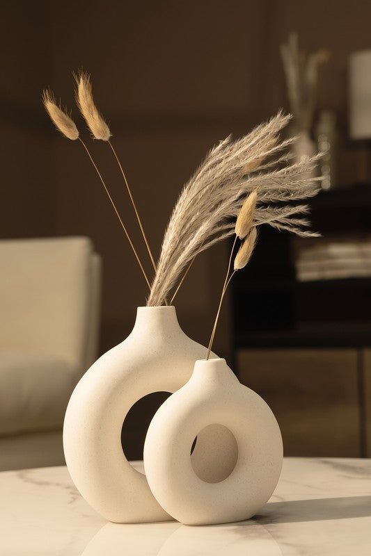 Modern White Ceramic Vase Set – Minimalist Donut-Shaped Matte Vases for Home Décor, Nordic Boho Pampas Grass Flower Holder for Living Room, Coffee Table & Gift Display (Set of 2)